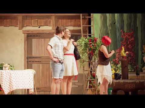 Freikörperkultur & Dorfidylle: Wenn ein ganzes Dorf die Hüllen fallen lässt!